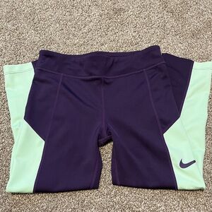 Girls Nike athletic leggings